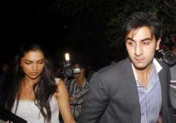 ranbir deepika enjoy italian food in manali cafe