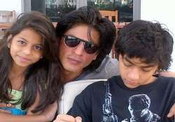 srk and gauri still not allowed to meet abram