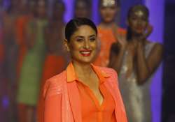 saif likes me in every colour kareena