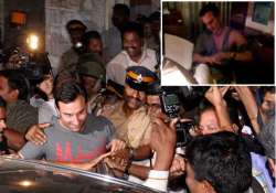 saif in a torn shirt after taj scuffle