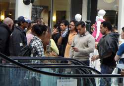 salman khan mobbed by fans in ireland