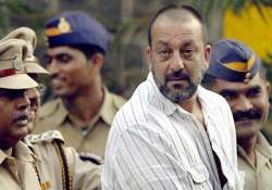 sanjay dutt comes out of yerawada jail for check up