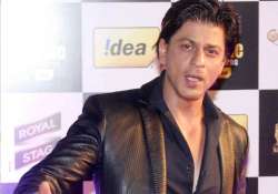 shah rukh khan honoured with face of romantic music award see pics