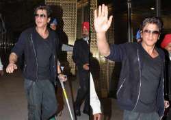 shah rukh leaves gauri khan alone at valentine s day view pics