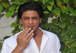 shah rukh khan hosts glittering eid party