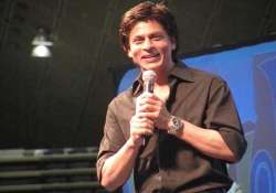 shah rukh to perform in muscat on v day eve