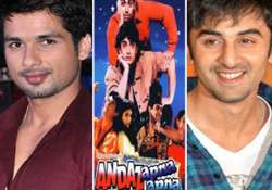 shahid ranbir to replace aamir salman in andaaz apna apna sequel