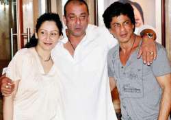 sanjay dutt has 3 days left to go to jail shahrukh pays late night visit watch video