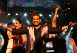 shankar mahadevan sings to son s tune in marathi film