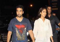 shilpa shetty raj kundra pray at siddhivinayak temple at midnight