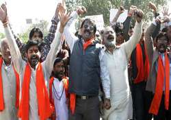 shooting of osama film disrupted by vhp activists