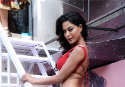 veena malik arrives for shoot of k da version of dirty picture