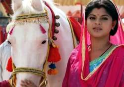 veera completes 200 episodes sneha hopes for 2 000