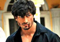 vidyut pulls out of iifa performance