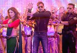 singham returns aata majhi satakli hot kareena dances to the marathi tunes of honey singh watch video