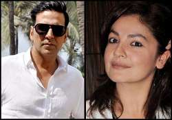 akshay kumar s holiday... faces quash from pooja bhatt see pics