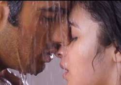 alia arjun steamy scenes in 2 states leave chetan bhagat nervous see pics