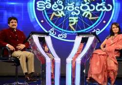 nagarjuna s tv debut meelo evaru koteeswarudu rakes in huge trp s