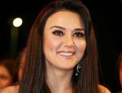 preity zinta s cheque bounce case bombay hc quashes nbw