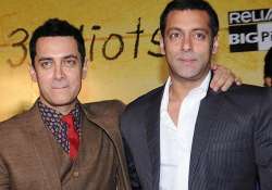 india tv exclusive interview salman khan avoids question on friend aamir khan see pics