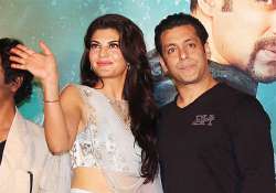 salman khan compares jacqueline with zeenat aman