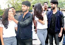 shahid shraddha get all lovey dovey during haider promotions view pics