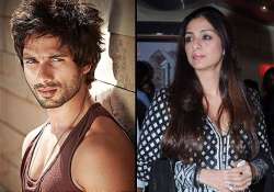 no katrina deepika priyanka...shahid to romance tabu in next film see pics