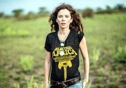 anna friel s experience with gorilla