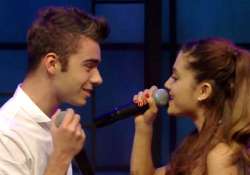 ariana grande splits with beau nathan sykes