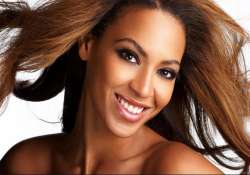 beyonce creates fashion range for website