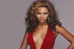 beyonce knowles wins journalism award