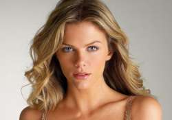 boys were scared of me brooklyn decker