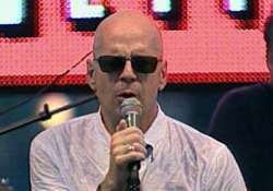 can t stand my voice bruce willis on singing