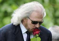 childhood trauma made barry gibb shy emotional