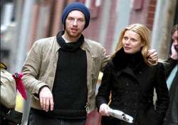 chris martin a dangerous cook says wife gwyneth paltrow