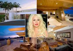 christina aguilera sells her hollywood house at loss