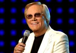 country star george jones suffers from pneumonia hospitalised