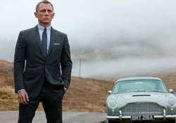 daniel craig takes driving lessons