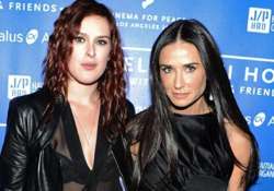 demi moore reunites with daughters