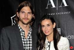 demi moore to divorce ashton kutcher