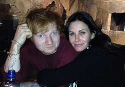 ed sheeran to be the best man at courteney cox s wedding