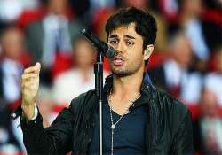 enrique iglesias bilingual songs keep me on my toes