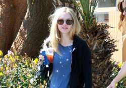 for amanda seyfried singing live challenging