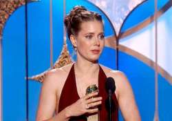 golden globes awards amy adams thanks daughter on winning best actress