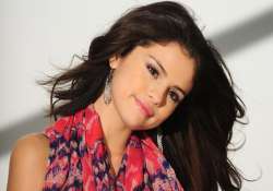 gomez suffered breakdown on spring breakers set