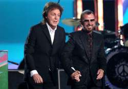 grammys awards 2014 julia roberts introduces paul mccartney ringo starr