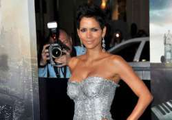 halle berry selling hollywood home