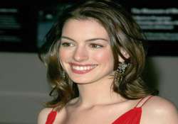 hathaway to star in robopocalypse