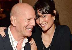 bruce willis gives german waitress over 900 tip