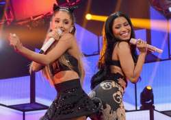 ariana grande and nicki minaj perfrorm together at nba halftime show